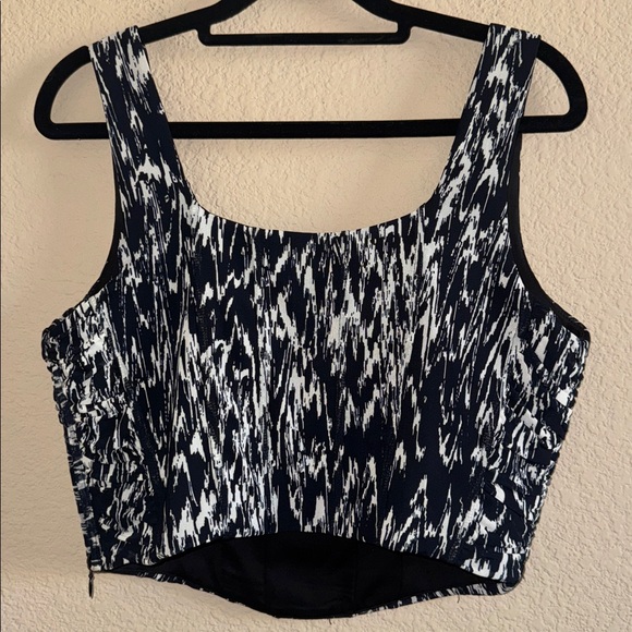 House‎ of Harlow 1960 Black and White Cropped Tank Size Small - Picture 5 of 5